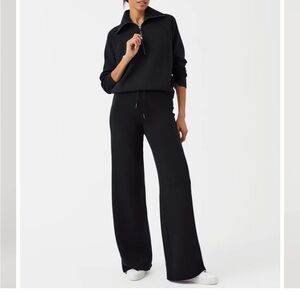 SPANX® AirEssentials
Wide Leg Pant SMALL TALL